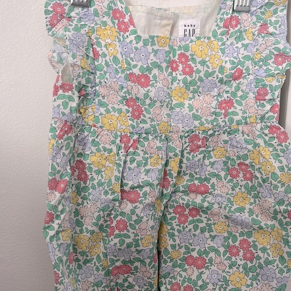 Gap Baby Rompers - Picture 3 of 3